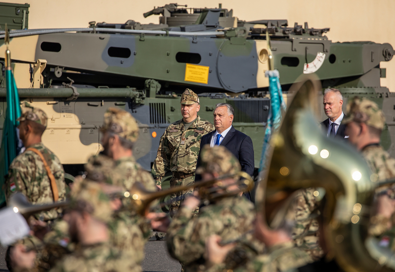 A magyar állam készül a háborúra, de azt nem hajlandó elárulni, nekünk hogyan kellene