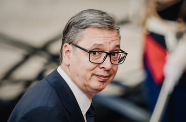 Orbán kampányát másolja Vucic egy szerb lap szerint