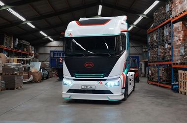 A BYD Európában debütált villanykamionja feladja a leckét a Teslának