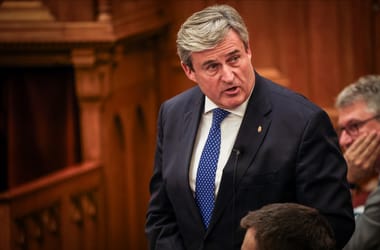 Kapitány István kirúgta a HEPA és a HIPA vezetőjét