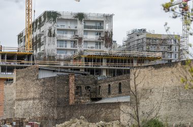 Több lett az eladó lakás, de eltűntek a vevők