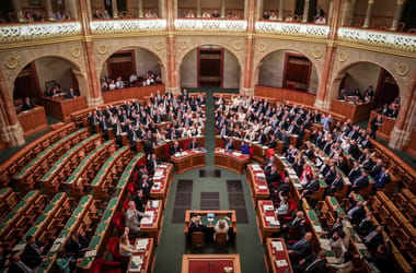 Orbán Viktor elrepült, a Fidesz nem ült be, Sulyok ellen megfosztási eljárás indulhat – Newscast