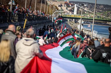 „Kellett volna még négy év, akkor lett volna igazán tökéletes ország” - élőben az 56-os forradalom 70. évfordulójáról
