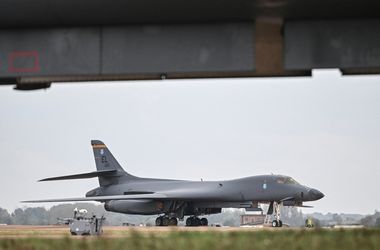 Terrorveszély gyanúja miatt Amerika kivonta a nehézbombázóit a Fairford légitámaszpontról