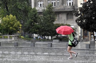 Napsütés és záporok lesznek, a kánikula még nem tér vissza