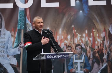 Nem akarja kiadni a HM a szerződéseket Ruszin-Szendi Romulusz szolgálati villájáról