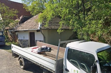 Félmilliós búcsúbuli és a Google utcaképe okozhatta a pilisi cégvezető lebukását