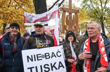 Alkotmányos válság Varsóban: az ellenzék puccsot emleget, a miniszterelnök szerint most áll helyre a jogállam