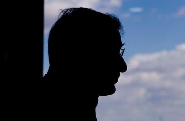 „Végig arra készültem, hogy válogatott szemtelenségekkel köszöntöm az elsőkötetes költőt” – Simon Márton adja ki Nádas Péter verseit