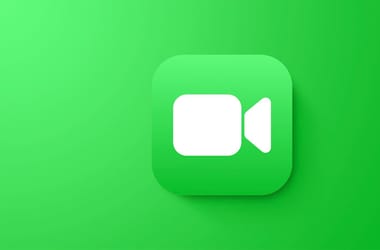 Leáll a videóhívás, ha valaki vetkőzni kezd – nagy újítás jön az iPhone-okra