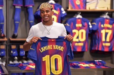 Lamine Yamal 2031-ig hosszabbított a Barcelonával és megkapta a 10-es mezszámot