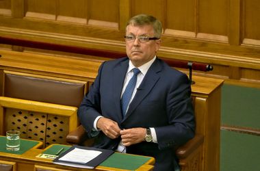Letartóztatták Matolcsy Györgyöt és társait