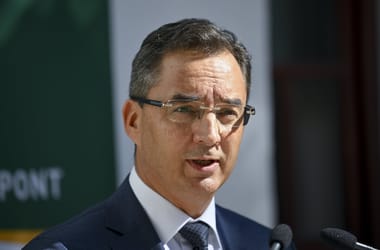 A debreceni polgármester nem mond le, és a kormányhivatalt hibáztatja a Semcorp-ügyben