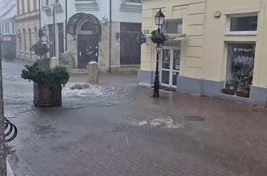 Villámárvizet okozott Pécsen a vihar – videó