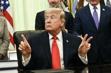 „Hadd folyjon az olaj!” – Donald Trump bejelentette az iráni háború lezárását