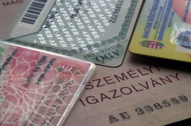 Régi, könyv formájú személyije van? Jobb, ha ellenőrzi