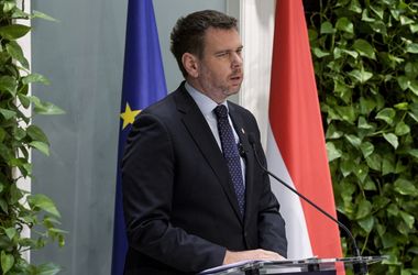 Életveszélyes fenyegetést küldött Magyarnak, Karácsonynak és Vitézynek a VEKE elnöke, aztán törölte a kommentjét