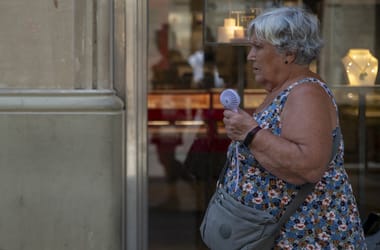 Kiterjesztett hőségriadó, megdőlő rekordok, halálos áldozatok - tovább tombol a kánikula Európában