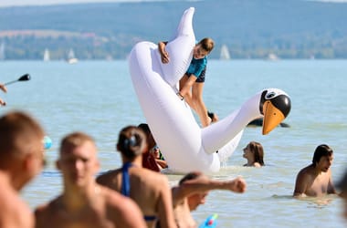 Kiderült, mennyit hajlandóak fizetni a szülők a nyári játékokra