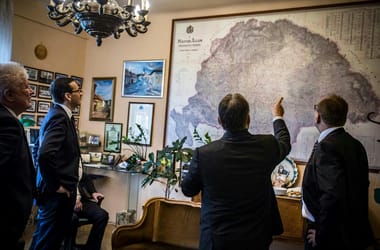 Orbán Viktor miatt vezetne be kötelező katonai szolgálatot a szlovák kormány egyik minisztere