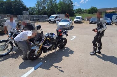 Túl hangos motorokra vadásztak a rendőrök a Bakonyban