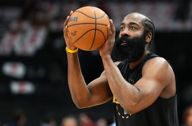 Fegyvert találtak James Harden kosarasnál, őrizetbe vették