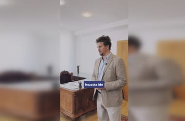 Videó: Nagy Ervin antik bútorokat talált az irodáj