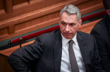 Lázár és Szijjártó alig jár be a parlamentbe, mióta ellenzékbe szorult a Fidesz