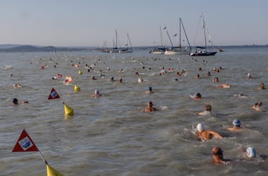 Megint elhalasztják a Balaton-átúszást