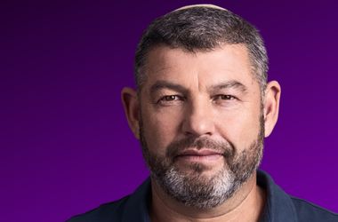 Kitelepítené Gázából a palesztinokat a pártalapító extábornok, aki segíthet Netanjahut hatalomban tartani