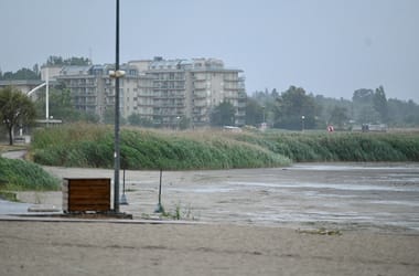 Hiába tűnik el a tó, még mindig sokan vennének ingatlant a Velencei-tó partján