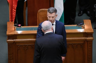 Megjelent a Magyar Közlönyben, hogy Sulyok Tamás aláírta az Alaptörvény-módosítást
