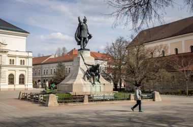Madeiráról osztogatta tanácsait a fideszes polgármesternek, most eljárás indult hűtlen kezelés gyanújával az ügyében
