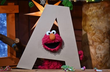 Antiszemita posztok jelentek meg Elmo X-fiókján egy hackertámadás után