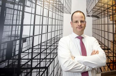 „Semmilyen bűncselekményt nem követett el” – közleményben reagált az Indotek cégcsoport Jellinek Dániel előállítására