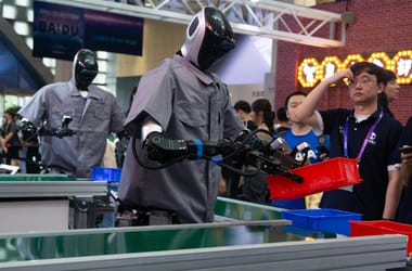 Megvan a nagy terv, 10 millió robot kezdhet el dolgozni Japánban