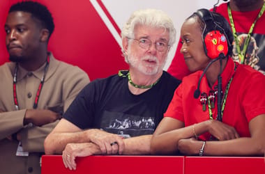 George Lucas is megnézte a Magyar Nagydíj időmérőjét, aztán úgy távozott, mint az egyszerű szurkolók