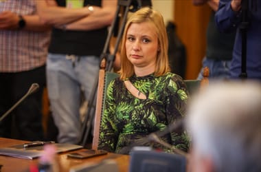 Megszólalt a NAIH, miután Dúró Dóra a Pride-on részt vevő autista gyerekekről osztott meg képet