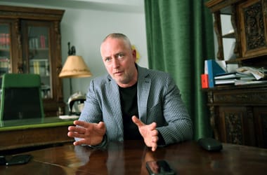 Eperjes Károlyt és Csák Jánost is feljelenti a Magyar Színház korábbi igazgatója