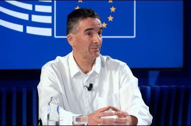 Hogyan lehetne értelmesen elkölteni az uniós ezermilliárdokat? Eufória Darvas Zsolttal