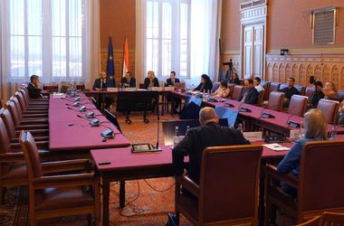 Végrehajtói visszaélések: a profitorientált rendszer és a kontroll hiánya az ok a  szakértők szerint