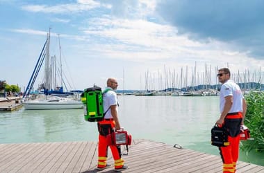 Sekély vízbe ugrott fejest, újra kellett éleszteni egy fiatal férfit