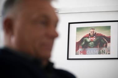 Így magyarázza Kocsis Máté az Orbán Viktorról készült szuperhős-képet