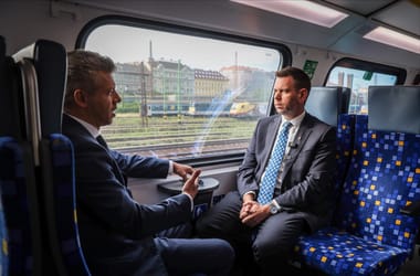 Vitézy Dávid bemutatta, hogyan rakná rendbe a vasutat, a 3-as metró meghosszabbítását is megígérte