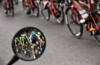 Elütött egy nézőt a Tour de France egyik csapatautója