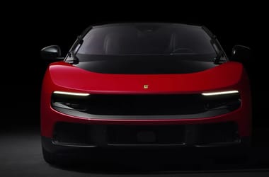 A Ferrari legújabb húzása: aki egy ritkaságot akar, előtte a vitatott elektromos modellt is meg kell vennie