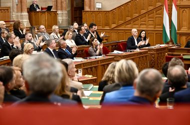Módosult a 2026-os költségvetés, 7,5 százalékra nőtt a hiánycél