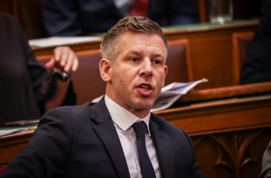 Magyar Péter: A jövő héten beterjesztik az Országgyűlés elé a vagyonvisszaszerzési hivatalról szóló jogszabályokat