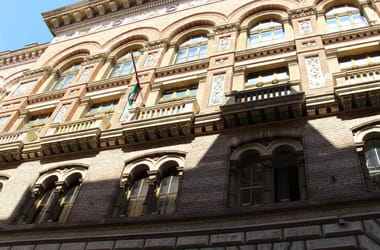 Idén 10 milliárdból emelik a fővárosi és vármegyei kormányhivatali dolgozók bérét