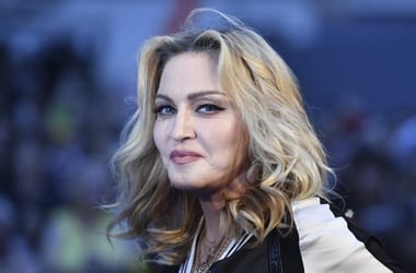 „Ön az egyetlen, akitől nem tagadhatják meg a belépést” – Madonna gázai látogatásra kéri a pápát